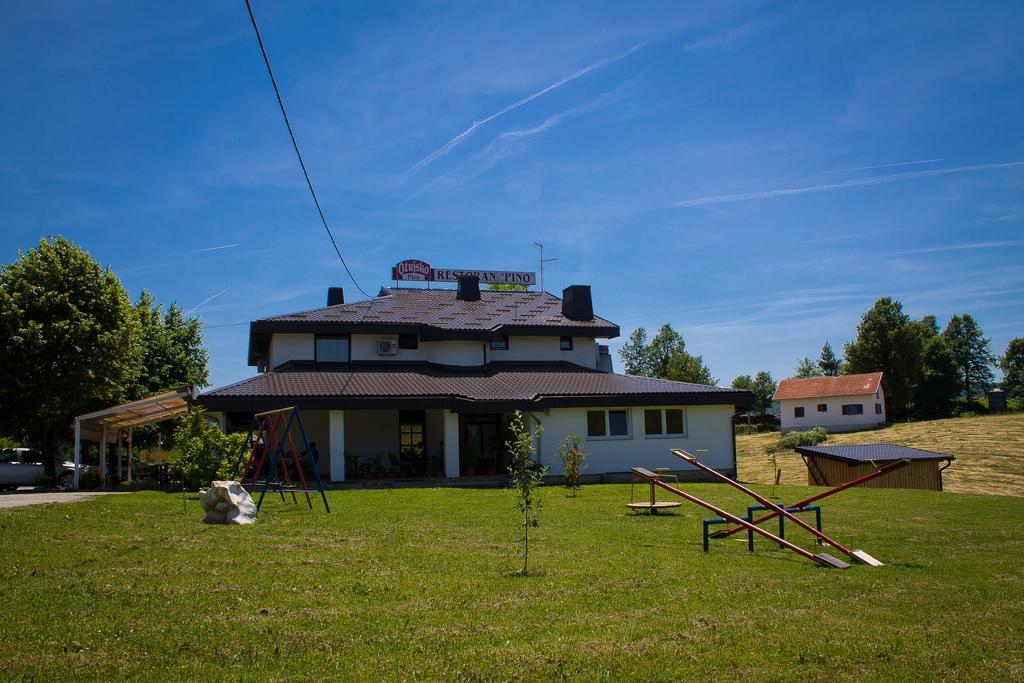 Restaurant Rooms Pino Slunj Exteriör bild