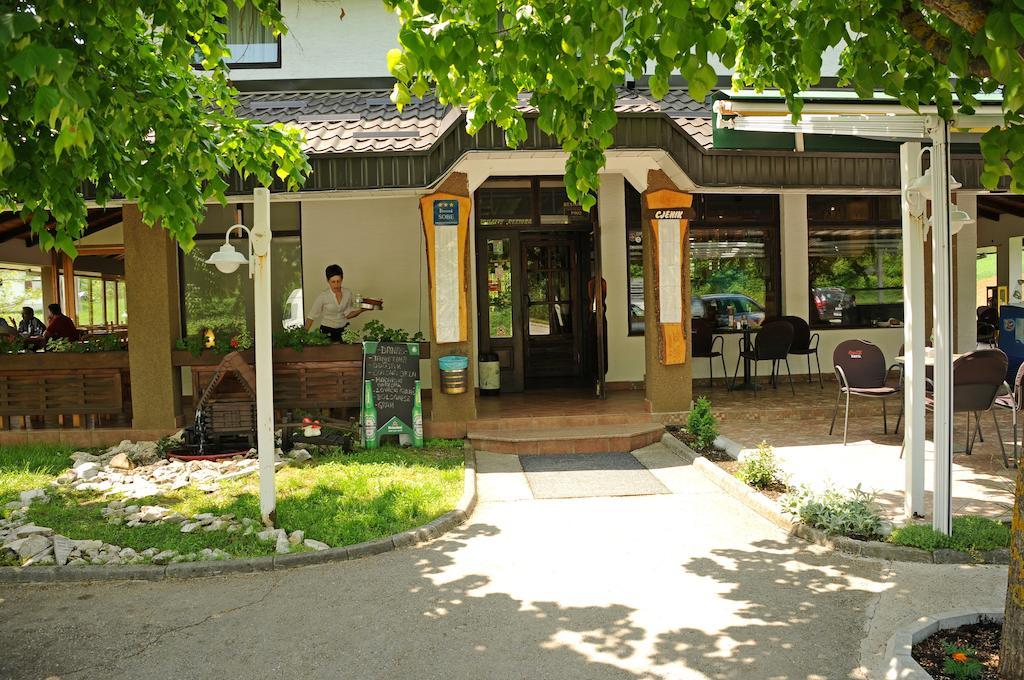 Restaurant Rooms Pino Slunj Exteriör bild